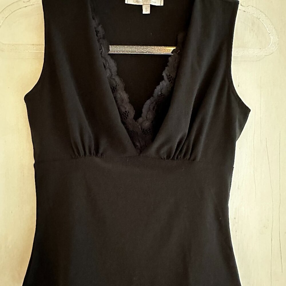Cute Black sleeveless top